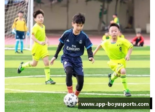 最强阵容揭晓！这些球员让你的足球梦照进现实